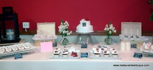 Mesas dulces chucherias Restaurante El Duque Seewt Candy Bodas